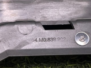 Накладка стойки двери задняя левая, ориг. номер 4M0839903, Audi Q7 4M 2019-2024