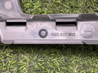 Накладка стойки двери передняя правая, ориг. номер 4M0837902, Audi Q7 4M 2019-2024