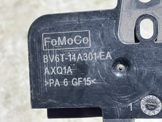Кронштейн блока предохранителей, ориг. номер 1688026, Ford Focus 3 2011-2015