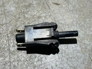 Датчик закрывания двери, ориг. номер A0015458714, Mercedes-Benz 190 w201