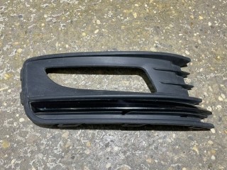 Накладка противотуманной фары правая, ориг. номер 6RU853666F, Volkswagen Polo