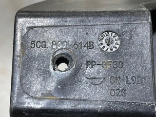 Направляющая стекла задняя правая, ориг. номер L5CG832614B, Jetta VS5