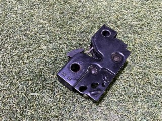 Замок капота, ориг. номер 5U0823509G, Volkswagen Polo