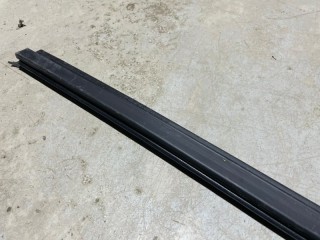 Уплотнитель стекла двери передний, ориг. номер 51337258299, BMW 3 F30 2011-2016