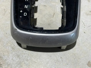 Накладка кулисы, ориг. номер 84642H0100, Kia Rio 4 2017-2020