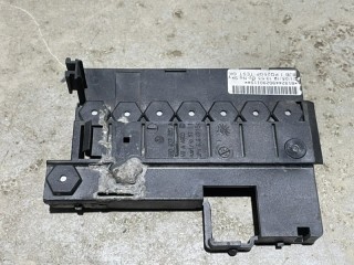 Крышка блока предохранителей задняя, ориг. номер 6R0937550A, Volkswagen Polo 5 2009-2014