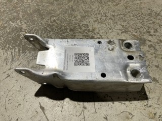 Кронштейн усилителя передний правый MINI Hatch F56, 51117406390