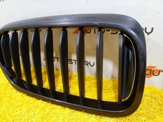 Решетка радиатора правая, ориг. номер 51712430994, BMW 5-Series G30 2016-2020