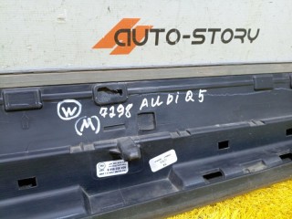 Накладка двери передней левой, ориг. номер 80A853959B, Audi Q5 80A