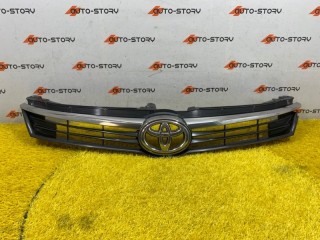 Решетка радиатора Toyota Camry V50