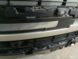 Решетка в бампер центральная, ориг. номер LR157964, Land Rover Range Rover 5 2021-2026