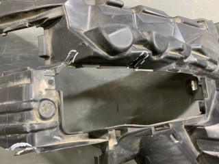 Кронштейн переднего бампера правый, ориг. номер 51118069892, BMW X7 G07 2018-2022