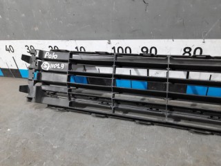 Решетка в бампер центральная, ориг. номер 6RU853677C9B9, Volkswagen Polo SED
