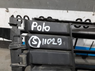 Решетка в бампер центральная, ориг. номер 6RU853677C9B9, Volkswagen Polo SED
