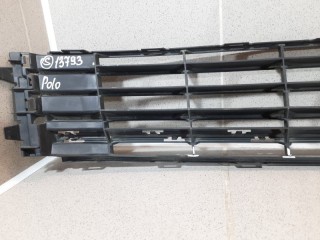 Решетка в бампер центральная, ориг. номер 6RU853677C9B9, Volkswagen ­Polo Sed