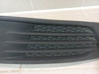 Решетка в бампер левая, ориг. номер 6RU853665C, Volkswagen Polo Sed