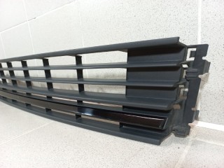 Решетка в бампер центральная, ориг. номер 6RU853677C9B9, Volkswagen Polo SED
