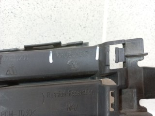 Решетка в бампер центральная, ориг. номер 6RU853677C9B9, Volkswagen Polo SED