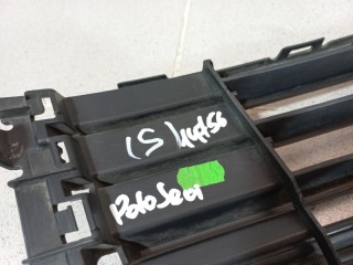 Решетка в бампер центральная, ориг. номер 6RU853677C9B9, Volkswagen Polo SED