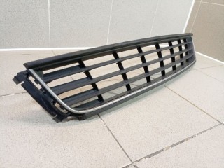 Решетка в бампер центральная, ориг. номер 6RU853677A9B9, Volkswagen Polo SED