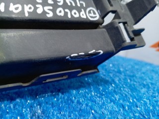 Решетка в бампер центральная, ориг. номер 6RU853677C9B9, Volkswagen Polo SED