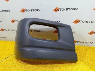 Накладка переднего бампера правая, ориг. номер MK618554, Mitsubishi FUSO