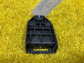 Кронштейн переднего бампера правый, ориг. номер 25871402, LiXiang L6 2024-2026