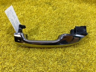 Ручка двери передней наружная левая, ориг. номер 692100K060, Toyota Hilux 8 2015-2020