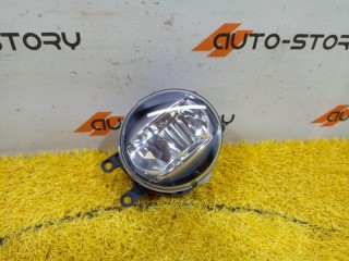 Фара противотуманная правая, ориг. номер 8121048051, Toyota Camry V70