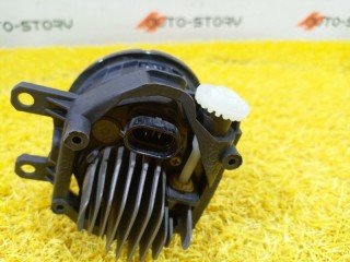 Фара противотуманная правая, ориг. номер 8121048051, Toyota Camry V70