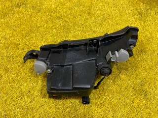 Указатель поворота в бампер правый, ориг. номер 8151011040, Lexus LC500
