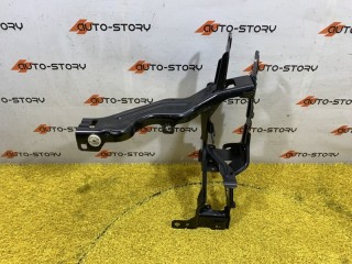 Кронштейн фар правый, ориг. номер 51647421710, BMW X5 G05 2018-2023