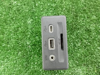 разъем AUX / USB, ориг. номер 84698809, GMC Terrain 2021-2026