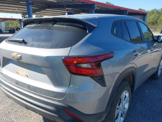 Chevrolet Trax 2 поколение 2023г. 1.2 л. - фото №2