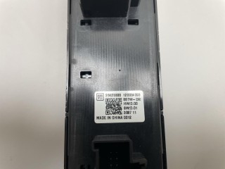 блок управления стеклоподъемниками левой, ориг. номер 26425588, Chevrolet Equinox 4 2024-2026