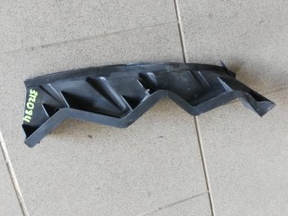 крепление переднего бампера левое Volkswagen Passat B6 2005-2010, 3C0807889