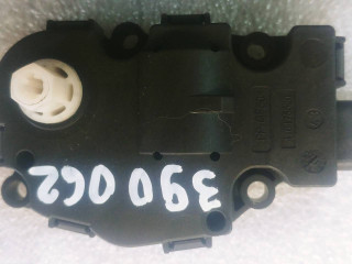 моторчик заслонки печки, ориг. номер 52424892, Volkswagen Touareg 2 поколение 2010-2014