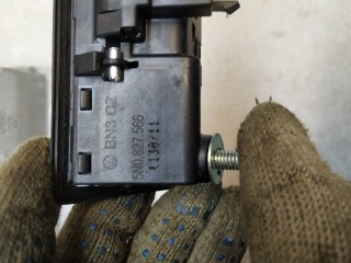 кнопка открытия багажника, ориг. номер 5N0827566T, Volkswagen Touareg 2010-2014
