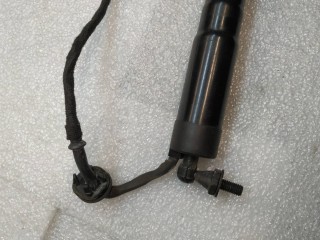 амортизатор крышки багажника, ориг. номер 7P6827851D, Volkswagen Touareg 2 поколение 2010-2014