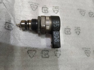 pегулятор давления топлива, ориг. номер 057130764AB, Volkswagen Passat B7 2011-2015