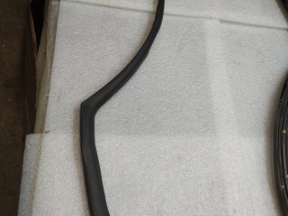 уплотнитель двери задней левой, ориг. номер 7P0839761D, Volkswagen Touareg 2 поколение 2010-2014