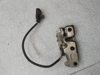 замок капота, ориг. номер 7P6823509, Volkswagen Touareg 2 поколение 2010-2014