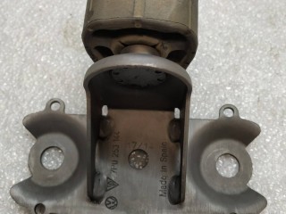 Подвес глушителя, ориг. номер 7P0253147A, 7P0253144, Volkswagen Touareg 2 поколение [рестайлинг] 2014-2018
