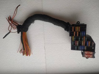 блок предохранителей передний Volkswagen Touareg 2 поколение 2010-2014, 7P0941828A