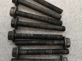 Болты Volkswagen Touareg 2 поколение 2010-2014, 7L0092737