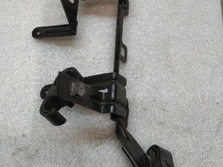 кронштейн (крепление) Volkswagen Touareg 2010-2014, 7P0819545A
