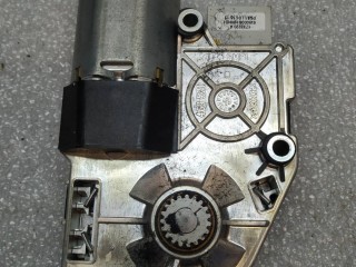 моторчик люка Volkswagen Touareg 2 поколение 2010-2014, 7P0959591C