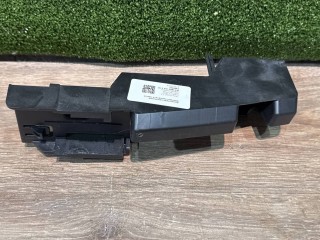 кронштейн крепления бампера переднего левый, ориг. номер 1711755-00, Tesla Model 3 2 поколение 2017-2021