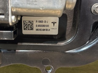 стеклоподъемник передний левый, ориг. номер 109662022, Tesla Model 3 2017-2021