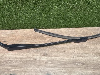 Щеткодержатель (поводок стеклоочистителя, дворник) левый Tesla Model 3 2017-2021